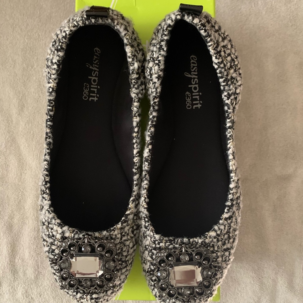 NWOT Fabric & Bling Esprit Flats 6M